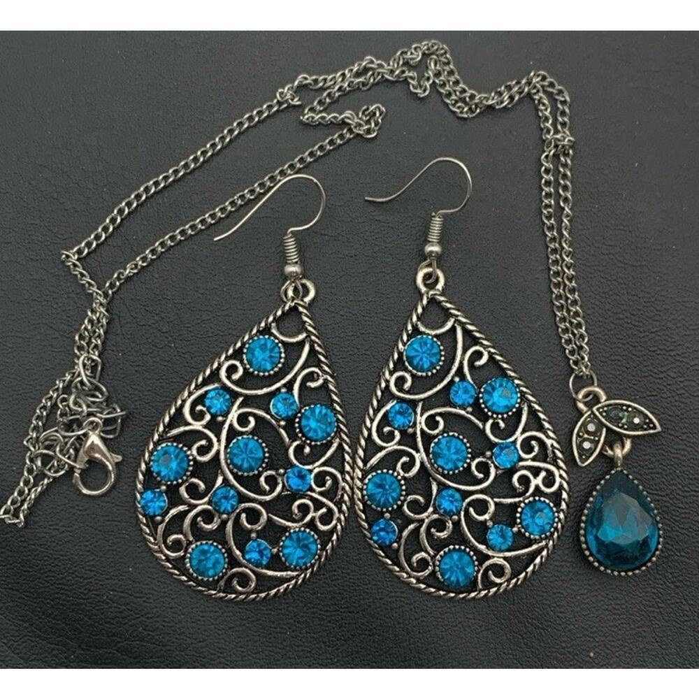 Silver Tone And Beautiful Blue Rhinestone Earrings And Necklace Lot Set